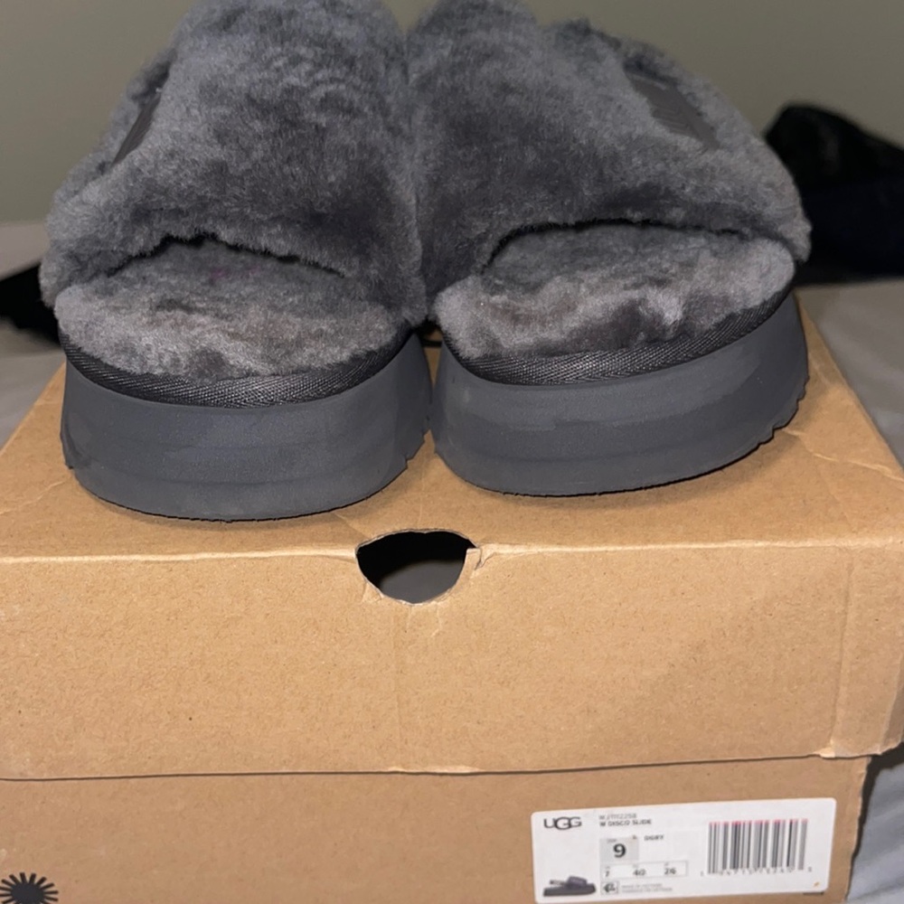 Gray Ugg slides